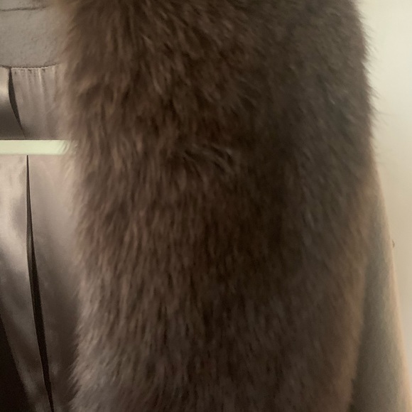 Vintage long wool coat with fur trim - Picture 6 of 8